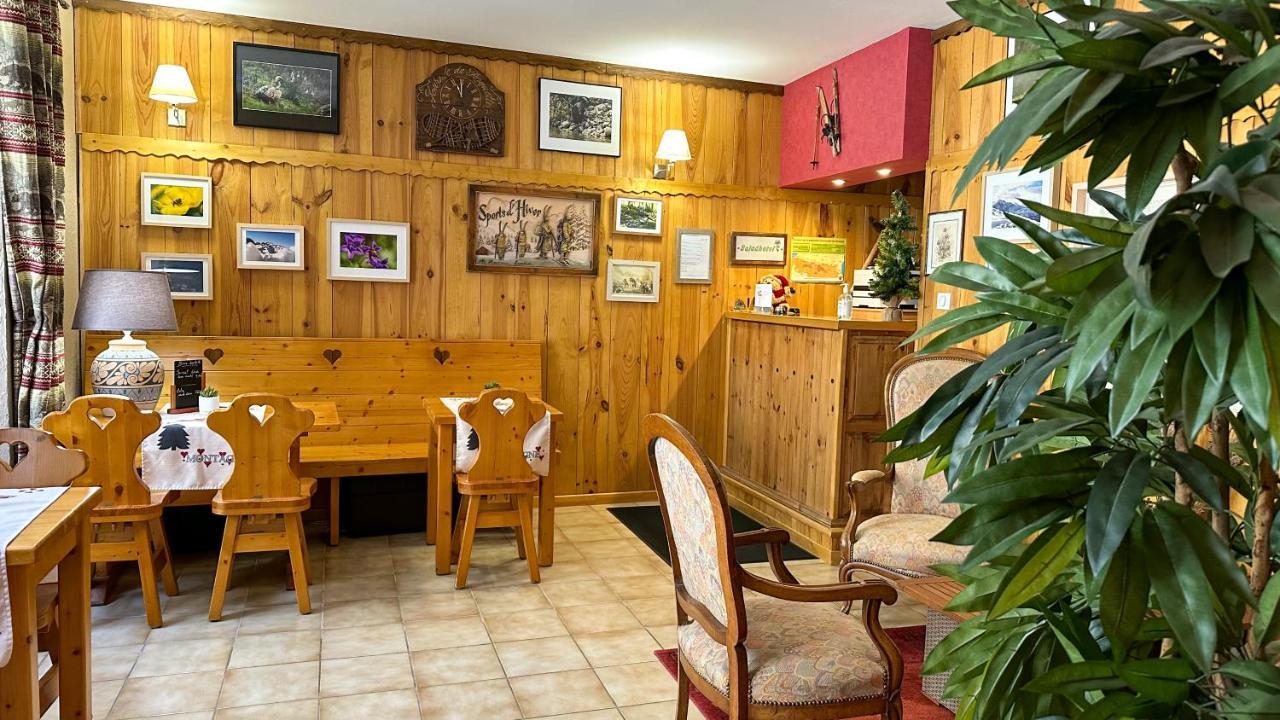 Hotel Quin Te Va Cauterets Buitenkant foto