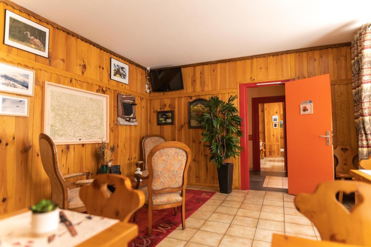 Hotel Quin Te Va Cauterets Buitenkant foto