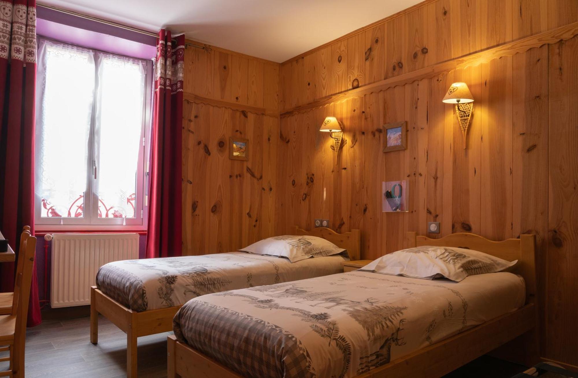 Hotel Quin Te Va Cauterets Buitenkant foto