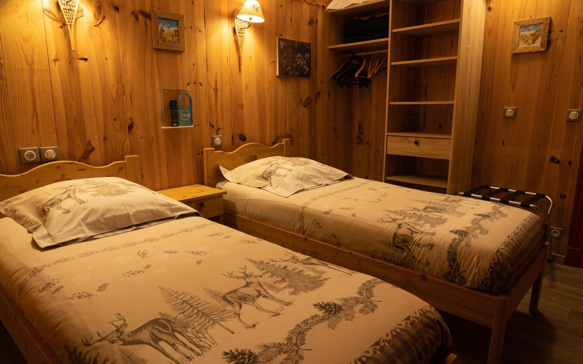 Hotel Quin Te Va Cauterets Buitenkant foto